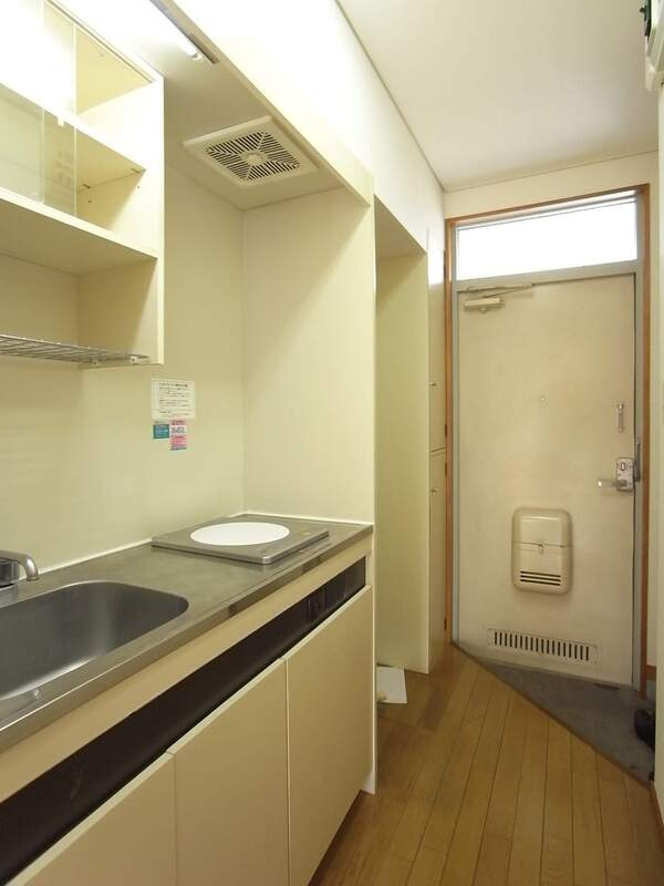 シャトル上水の玄関