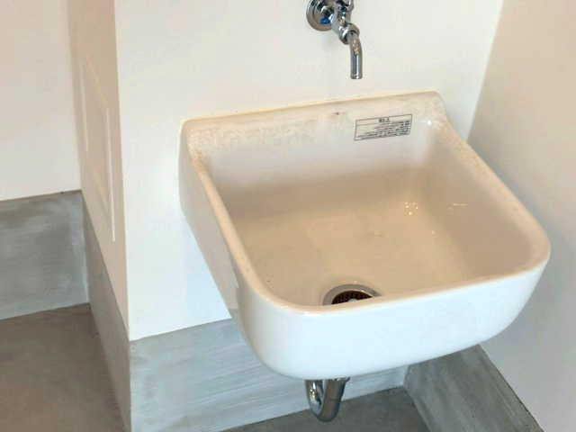 ヴィラアイビスのその他|駐車場内の水道