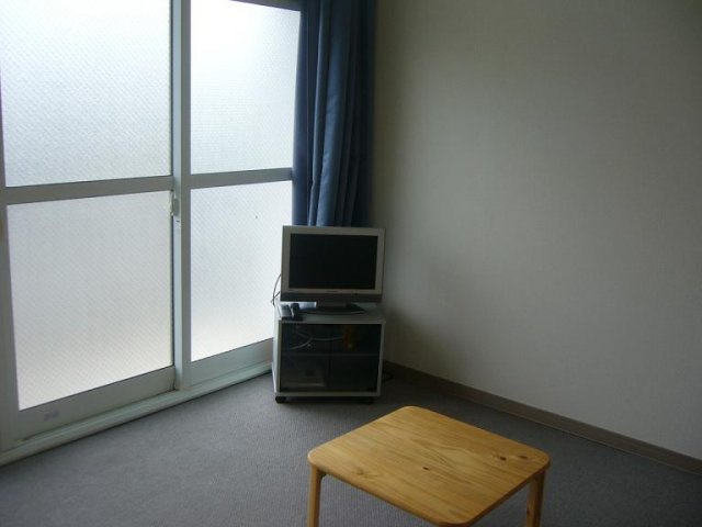 レオパレスミラノの居間・リビング