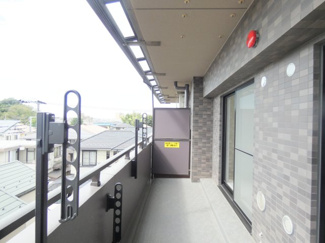 【バルコニー】 | レーベンハイム大宮宮原 | バルコニーは前面に遮るものがなく陽当たり良好です。