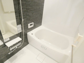 【浴室】 | レーベンハイム大宮宮原 | 追い炊き付きオートバスを完備。