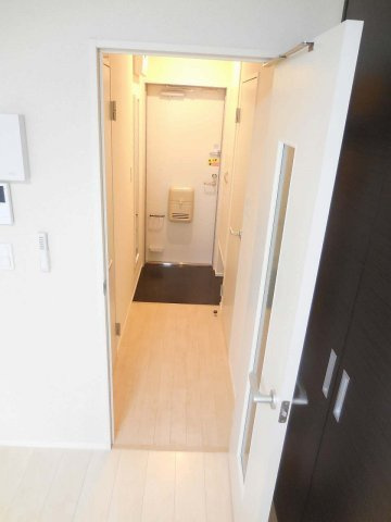 ミランダヴィーブルⅣのその他|廊下には収納もありとても便利です！