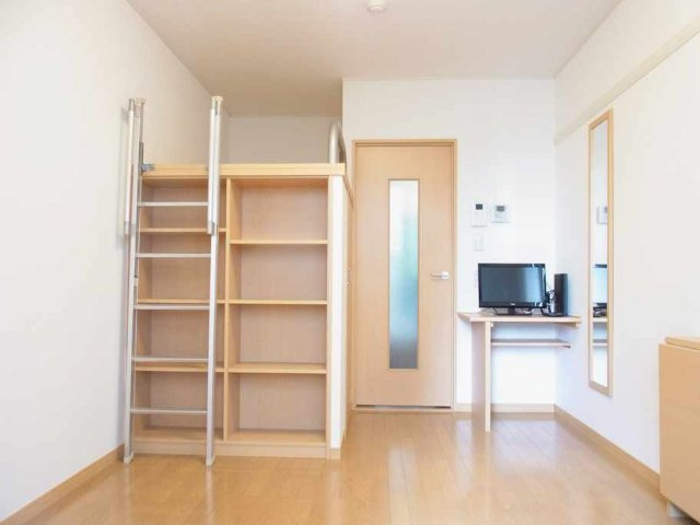 レオパレス村上の居間・リビング|現況優先