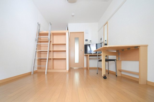 レオパレス村上の居間・リビング|現況優先