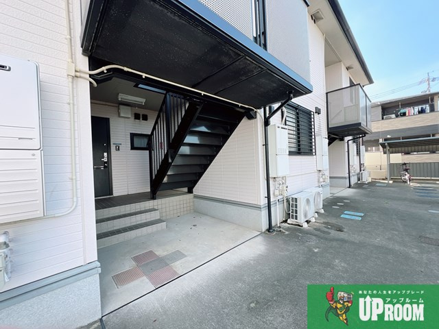 アベニール十六田のエントランス