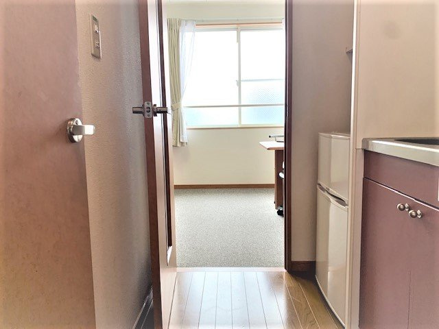 レオパレス卯月　２００３のその他|廊下