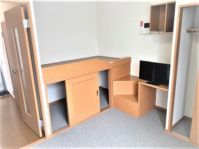 レオパレス卯月　２００３の居間・リビング|2F居室