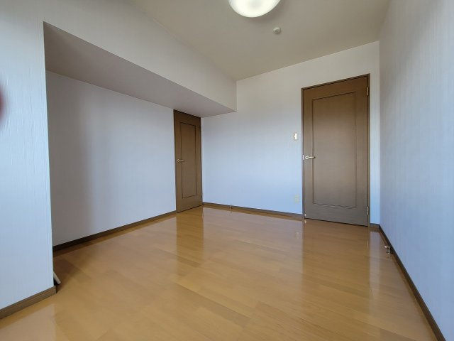 ガーデンハイツ松本本庄の洋室