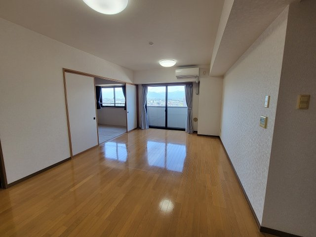 ガーデンハイツ松本本庄の居間・リビング