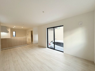 【居間・リビング】 | 坂戸市千代田2丁目　新築分譲　東武東上線『若葉駅』徒歩19分　【千代田小学区】