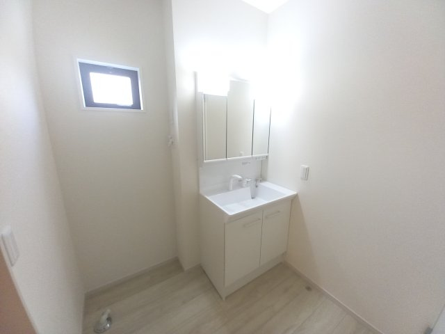 水戸市笠原町2期の独立洗面台|洗面台朝の身支度には欠かせない独立洗面化粧台