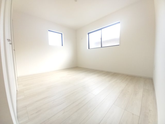 水戸市笠原町2期の洋室|いつかは子供部屋として使いたい...お子様の成長に合わせて机やベッドを配置し将来を見越しての住まいを～