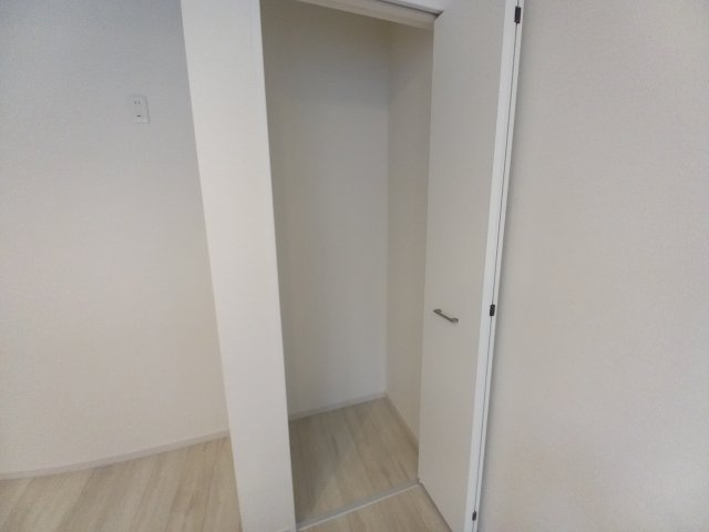 水戸市笠原町2期の収納|キッチン後ろのパントリーには、備蓄品や非常食のストックなどすっきり収納していただけます