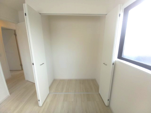 水戸市笠原町2期の収納|クローゼット内にキャストなどを置いていただき、スペースの有効活用を！