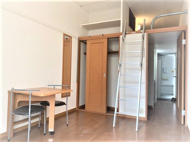 レオパレス湘南の居間・リビング