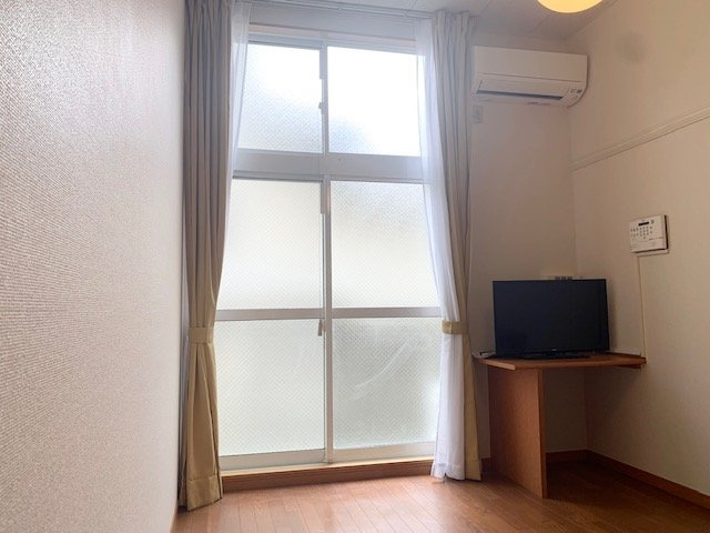 レオパレス湘南の居間・リビング