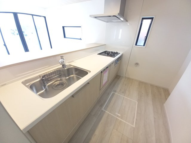 水戸市笠原町2期のキッチン|開放感のある空間でお料理～うれしい食洗器付きです！時短家事に繋がり～家事もラク～！！