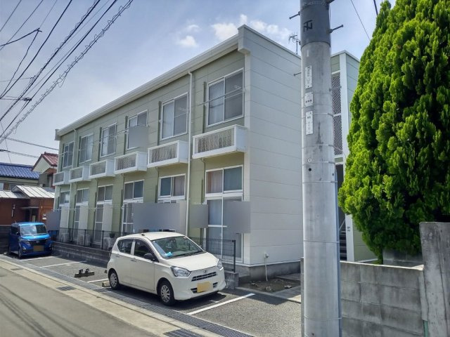 レオパレスジュネス黒部丘の外観