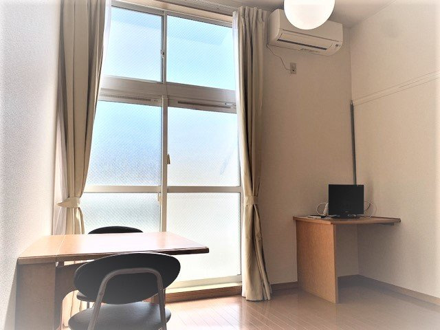 レオパレスマ　メゾンの居間・リビング