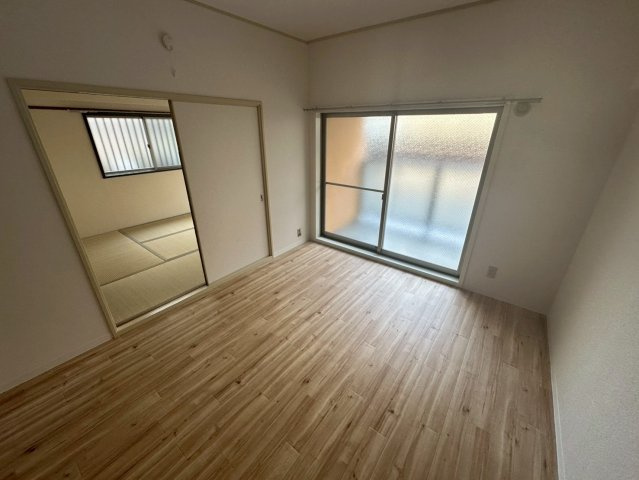 ブリージェ朝日ヶ丘の居間・リビング