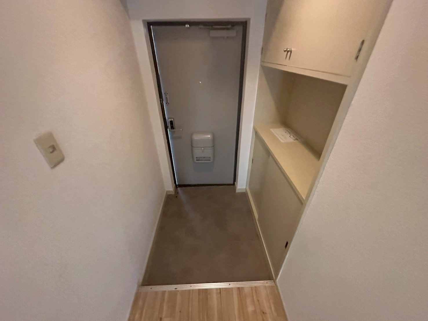 ブリージェ朝日ヶ丘の玄関