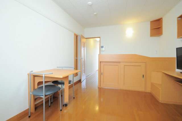 レオパレスフリーダム　南金目の居間・リビング|現況優先