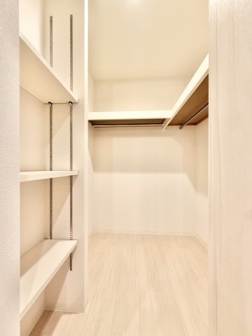 アルファステイツ松阪駅前の収納|ウォークインクローゼット