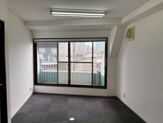 巣鴨桜並木通りビルの居間・リビング