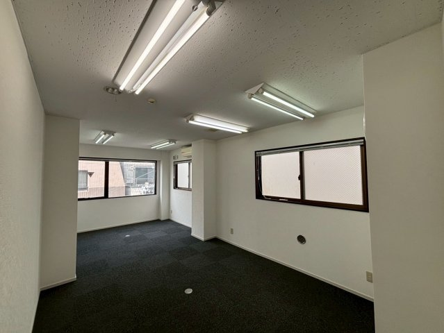 巣鴨桜並木通りビルの居間・リビング