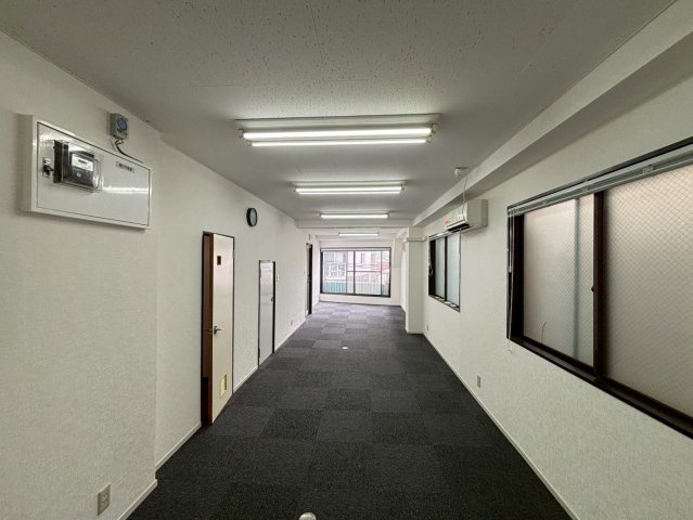 巣鴨桜並木通りビルの内装