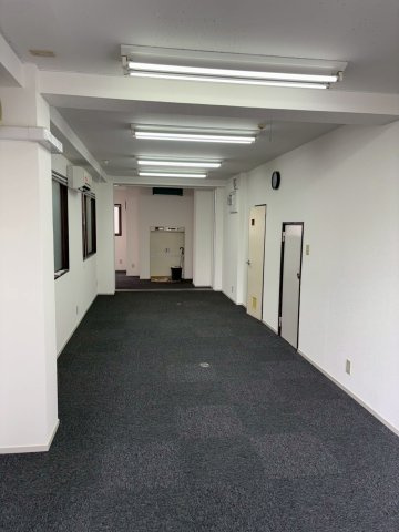 巣鴨桜並木通りビルの内装