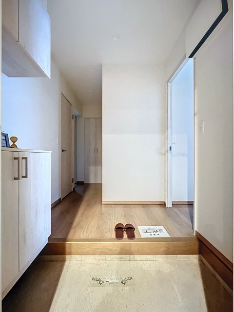 リテラス目黒三丁目の玄関|※家具・小物はイメージです