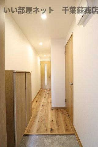 ミリアビタ長洲の玄関|おしゃれな内装です