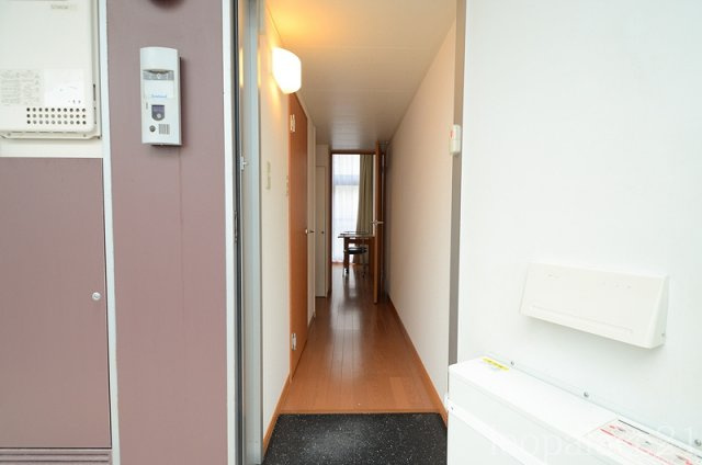 レオパレス宮ノ下の玄関