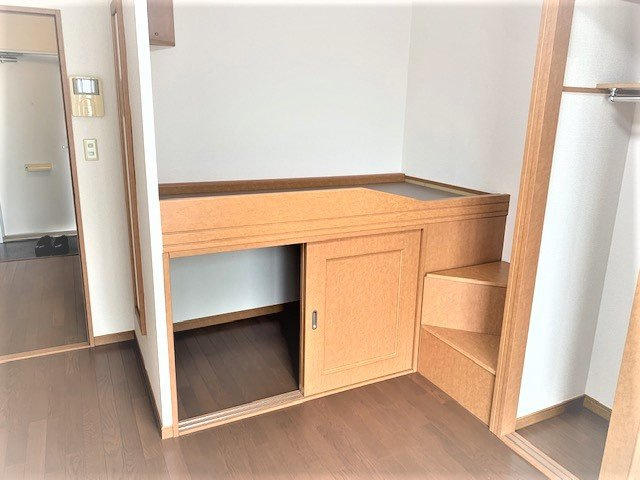 レオパレスエスポワール堀の内の居間・リビング