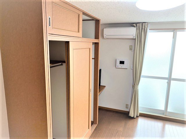 レオパレスエスポワール堀の内の居間・リビング