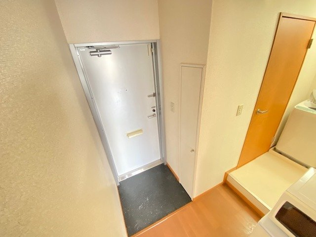 レオパレスエスポワール堀の内の玄関|現況優先