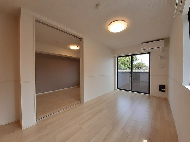 ラ・ミア・ヴィアの居間・リビング