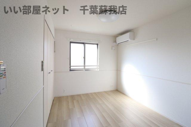 サンヒルズの寝室|落ち着いた色調の寝室です