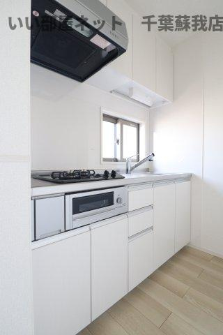 サンヒルズのキッチン|コンパクトなキッチンで掃除もラクラク