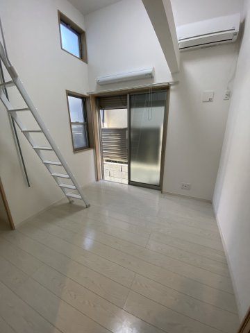 ベイルーム鎌倉山崎の居間・リビング