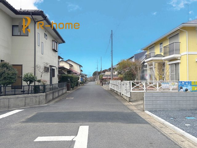 小美玉市清風台団地第6　新築戸建て　1号棟の前面道路含む現地写真|堂々！建物完成♪実際のお部屋をご見学可能です♪
ご見学が一番の資料！お気軽にお問い合わせ下さい♪