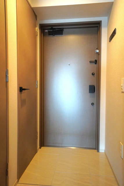 Ｊ．ＧＲＡＮ　Ｃｏｕｒｔ　品川西大井ＥＡＳＴの玄関|※写真は同タイプ住戸です。