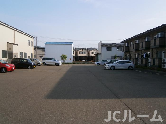 セジュール モナリエ ABの駐車場