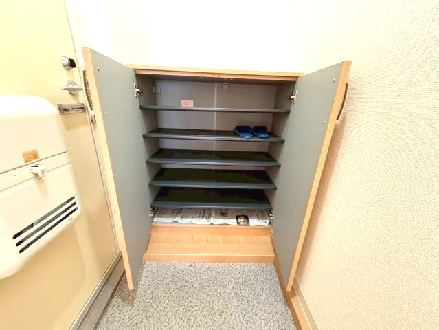 グリーンヒル小金台D棟の収納