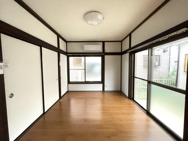 百間貸家の居間・リビング