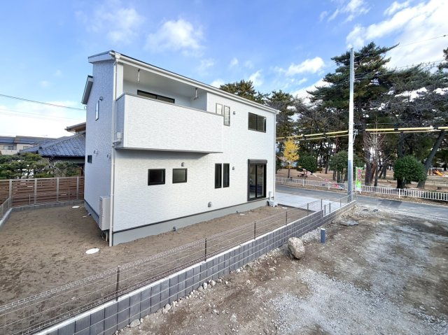 【新築戸建】前橋第1関根町の外観|■外観（2号棟）｜土日のご見学はもちろん、平日・夜間のご案内も大歓迎です♪「今から見たい」や「仕事終わりに見たい」にもご対応できますのでお気軽にお問い合わせください♪