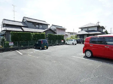 浜松市中央区原島町　一棟マンションの駐車場