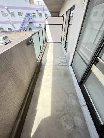 大阪市城東区鴫野西３丁目の賃貸マンションのバルコニー