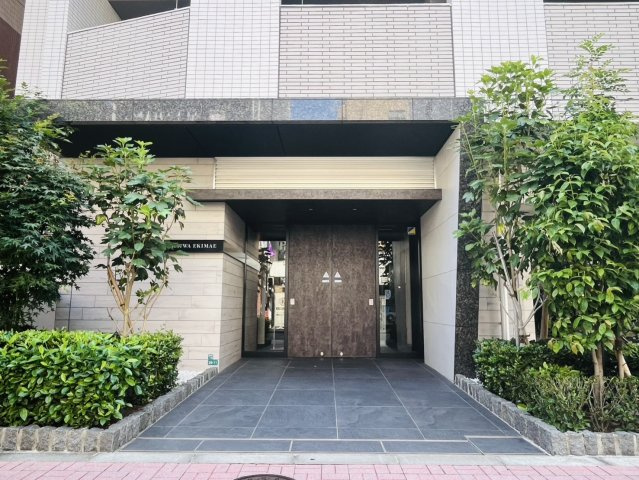 プレシス小岩駅前のエントランス